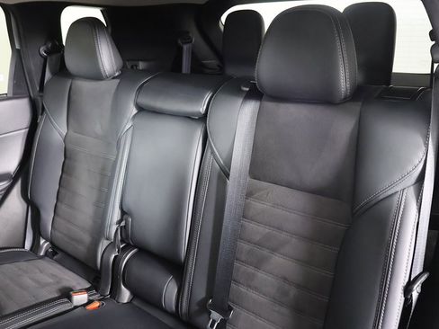 Used 2024 Mitsubishi Outlander SE image 30