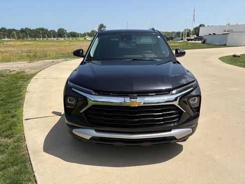 Used 2024 Chevrolet TrailBlazer LT w/ LT Cold Weather Package FWD image 12