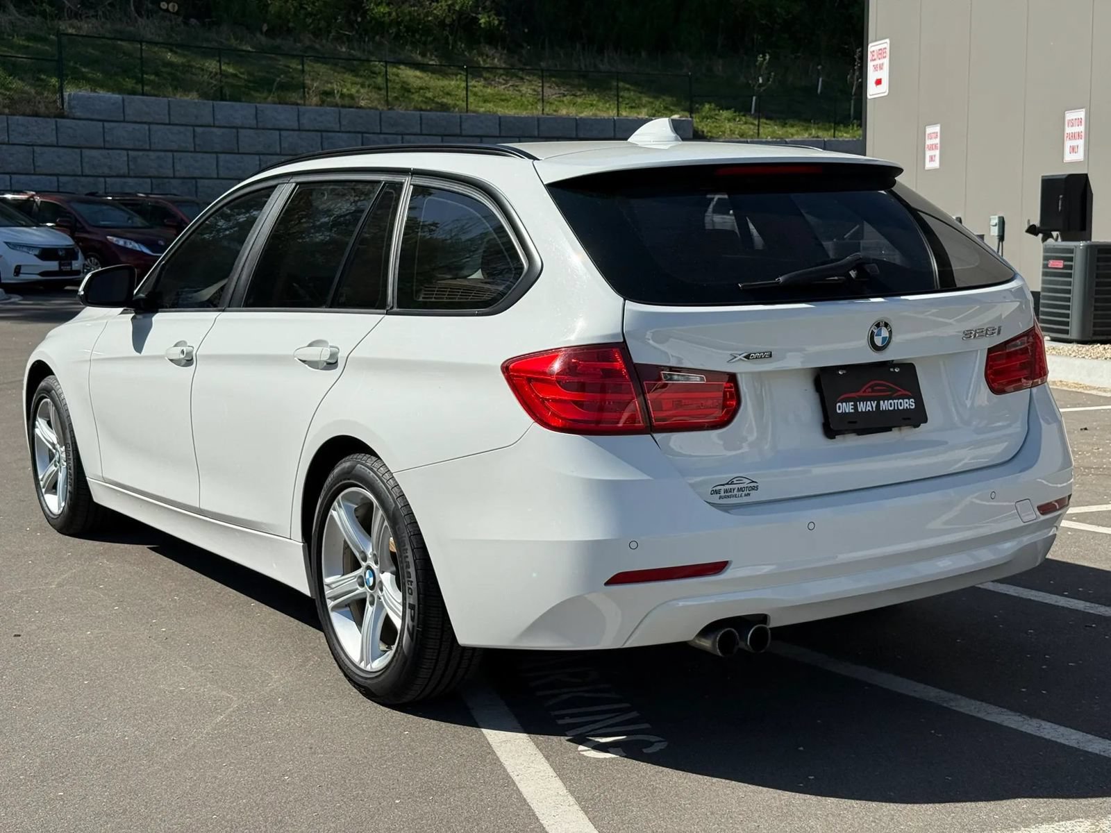 Used 2014 BMW 328i xDrive Wagon AWD/4WD image 3