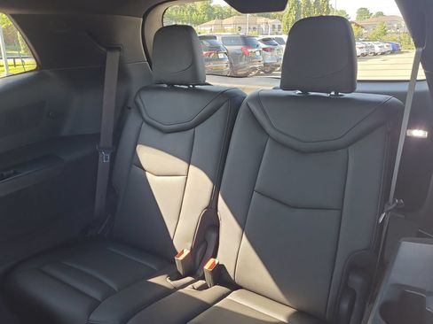 Used 2021 Cadillac XT6 Sport w/ LPO, ONYX Package AWD/4WD image 14
