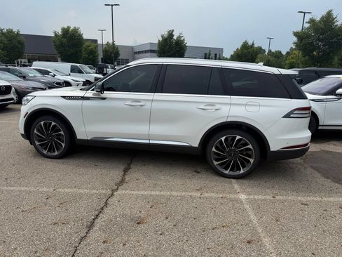 Used 2023 Lincoln Aviator Reserve w/ Equipment Group 201A AWD/4WD image 8