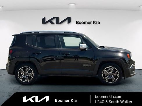 Used 2018 Jeep Renegade Limited w/ UConnect 8.4 Nav Group FWD image 4