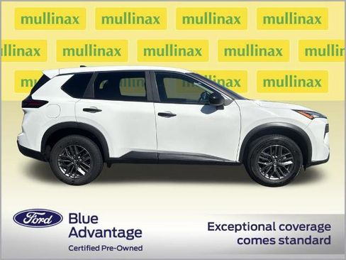 Used 2024 Nissan Rogue S image 3