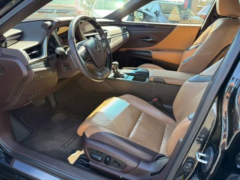 Used 2019 Lexus ES 350 w/ Accessory Package 2 FWD image 24