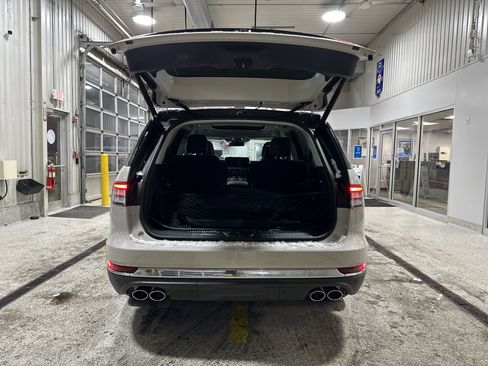 Used 2025 Lincoln Aviator Reserve w/ Equipment Group 201A image 5