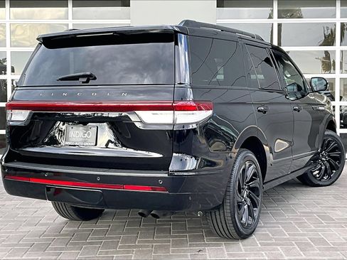 Used 2022 Lincoln Navigator Reserve RWD image 12