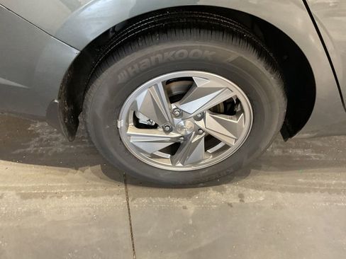 New 2026 Hyundai Elantra SE image 17