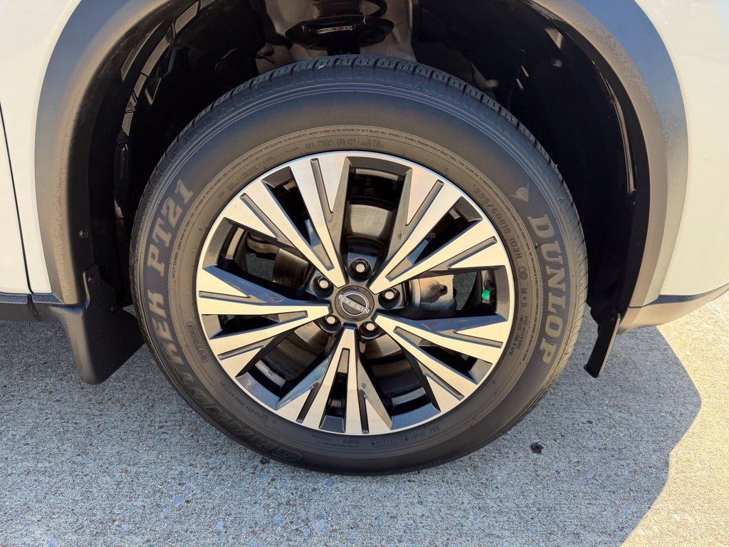 Used 2023 Nissan Rogue SV FWD image 10