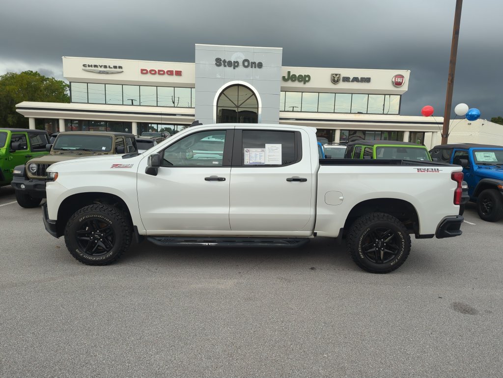 Used 2020 Chevrolet Silverado 1500 LT Trail Boss AWD/4WD image 3