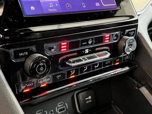 New 2025 Jeep Grand Cherokee L Altitude image 22