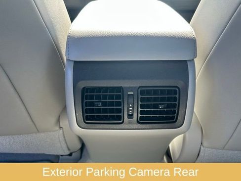 Used 2015 Toyota Camry LE image 17