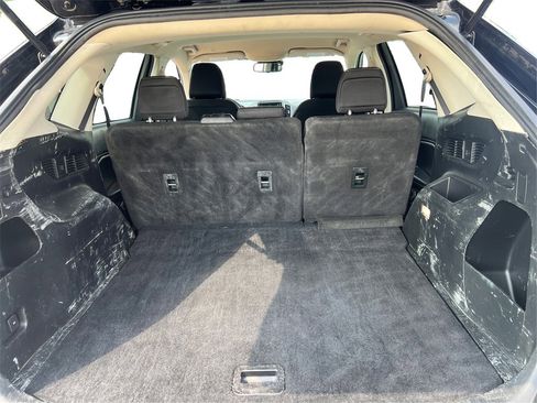 Used 2022 Ford Edge SE image 13