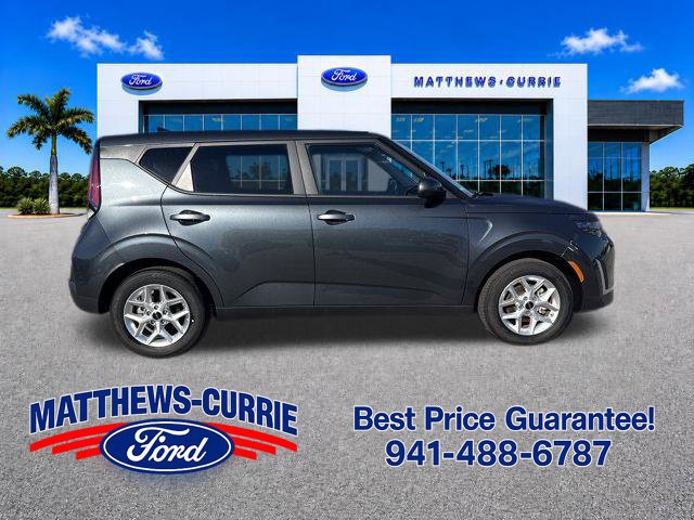 Used 2025 Kia Soul LX w/ LX Technology Package FWD image 3
