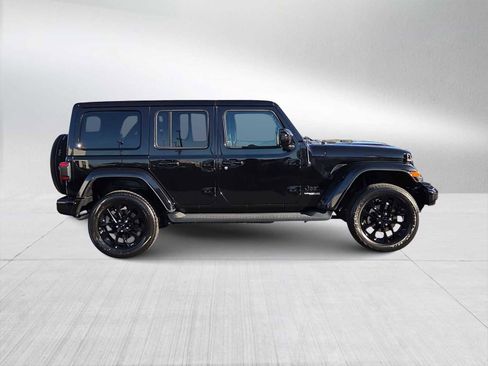 Used 2021 Jeep Wrangler Unlimited Sahara image 9