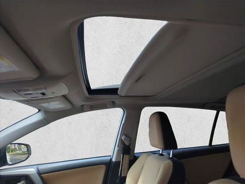 Used 2016 Toyota RAV4 XLE FWD image 21