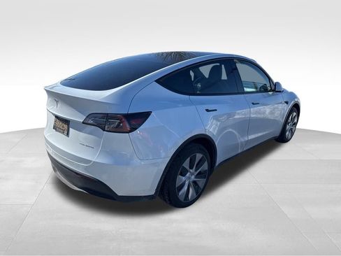 Used 2023 Tesla Model Y Long Range image 5