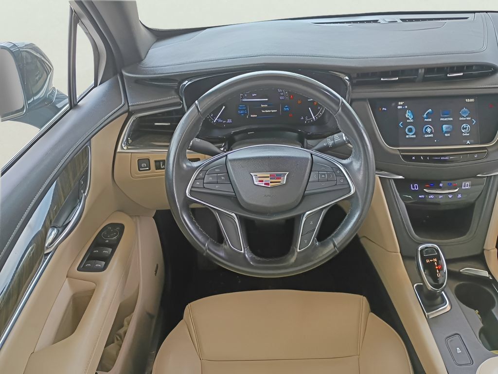 Used 2019 Cadillac XT5 FWD image 16