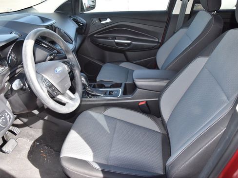 Used 2019 Ford Escape SE image 10