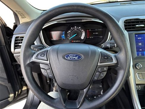 Used 2020 Ford Fusion SE image 15