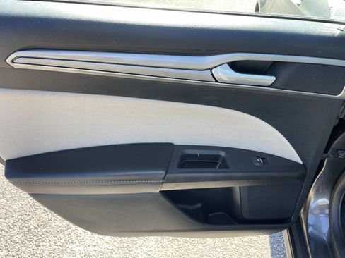 Used 2020 Ford Fusion S image 12