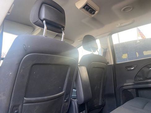 Used 2010 Dodge Journey SXT w/ Flexible Seating Group image 15