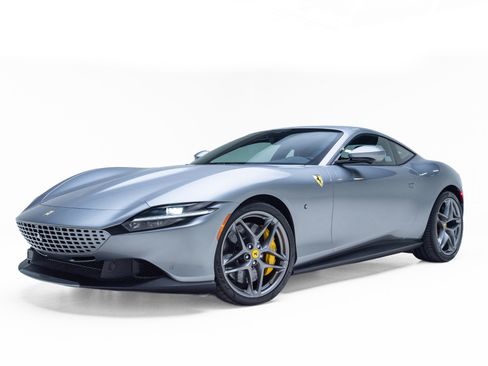 Used 2023 Ferrari Roma RWD image 16
