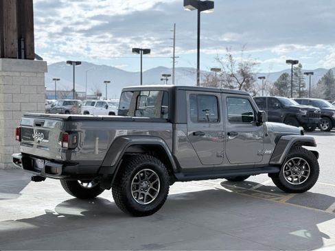 Used 2020 Jeep Gladiator Overland image 5