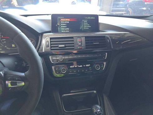 Used 2017 BMW M3 RWD image 7