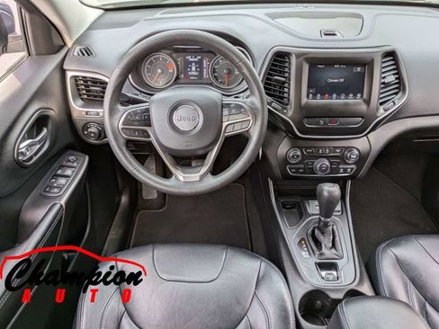 Used 2019 Jeep Cherokee Latitude w/ Popular Appearance Group image 19