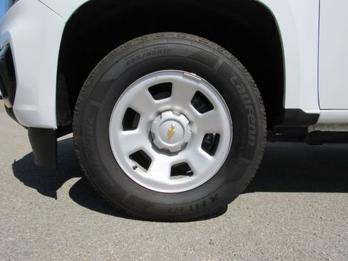 Used 2022 Chevrolet Colorado W/T w/ WT Convenience Package AWD/4WD image 9