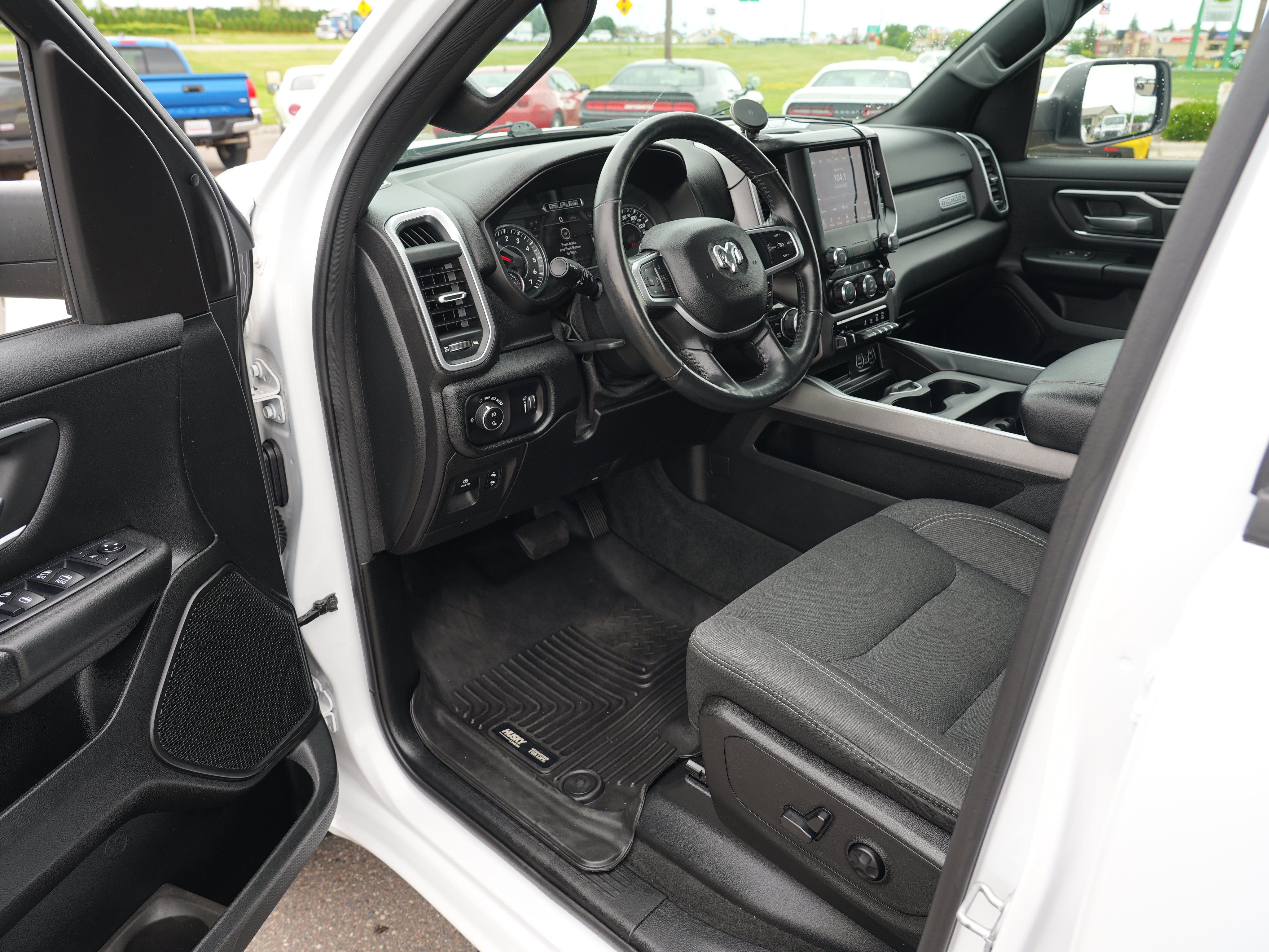 Used 2020 RAM 1500 Big Horn AWD/4WD image 13