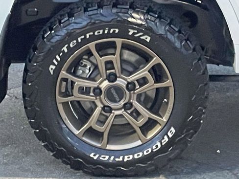 Used 2020 Toyota Land Cruiser Heritage Edition image 13