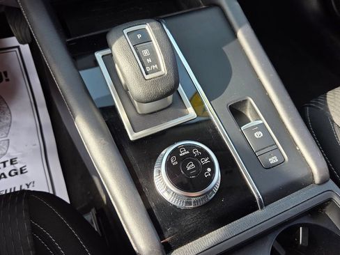 Used 2024 Mitsubishi Outlander ES FWD image 23