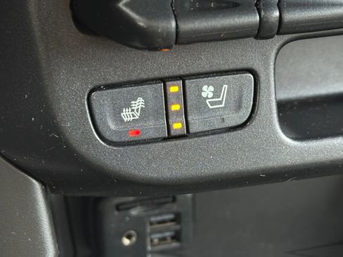 Used 2019 GMC Canyon Denali image 4