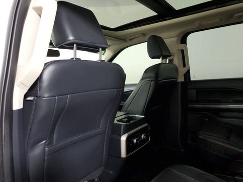Used 2022 Ford Expedition Max XLT image 12