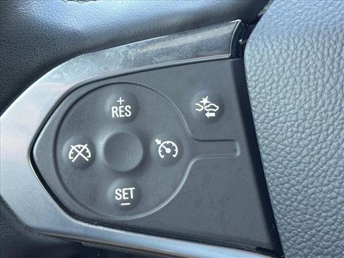 Used 2023 Chevrolet Traverse LT AWD/4WD image 17