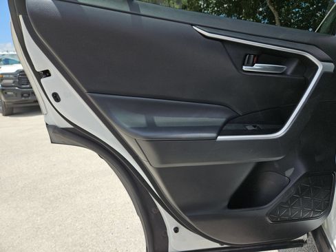 Used 2021 Toyota RAV4 XLE Premium FWD image 15