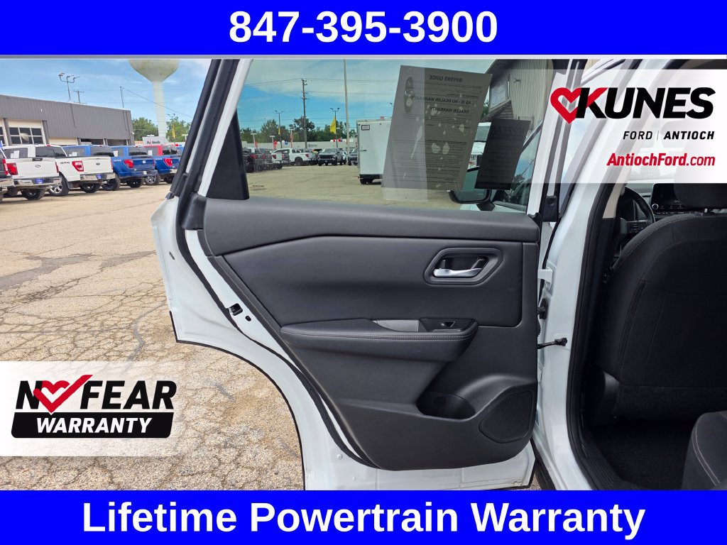 Used 2025 Nissan Rogue SV FWD image 29