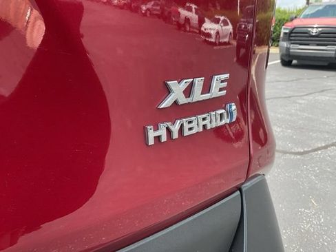 Used 2021 Toyota RAV4 XLE Premium AWD/4WD image 10