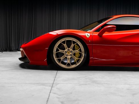 Used 2018 Ferrari 488 GTB RWD image 25