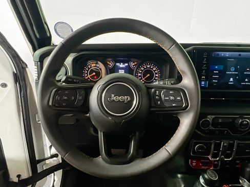 Used 2024 Jeep Wrangler Willys image 17
