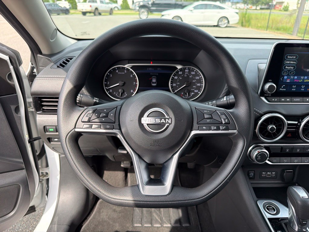 Used 2025 Nissan Sentra SV FWD image 15