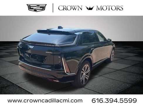 New 2026 Cadillac Lyriq Luxury AWD/4WD image 9