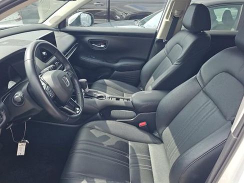 Used 2025 Honda HR-V EX-L image 5