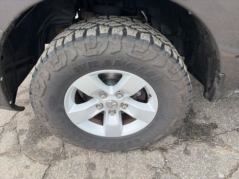 Used 2019 RAM 1500 Express image 20