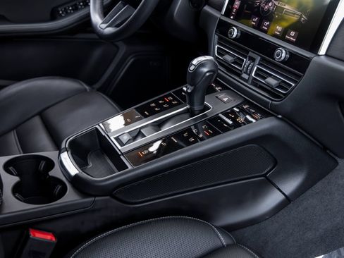 Certified 2023 Porsche Macan GTS AWD/4WD image 56