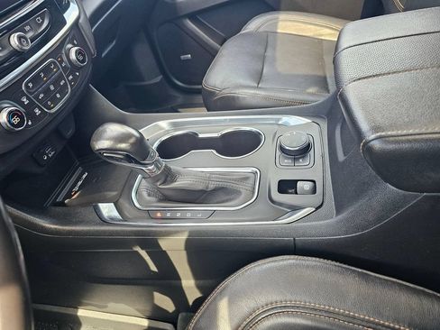 Used 2021 Chevrolet Traverse Premier w/ Redline Edition AWD/4WD image 30