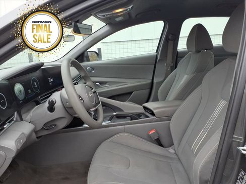 Used 2024 Hyundai Elantra SEL image 11