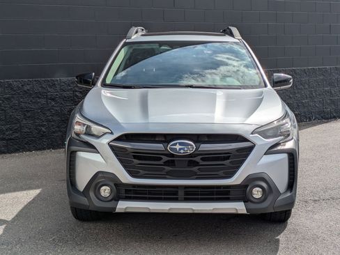 Used 2023 Subaru Outback Limited XT AWD/4WD image 2