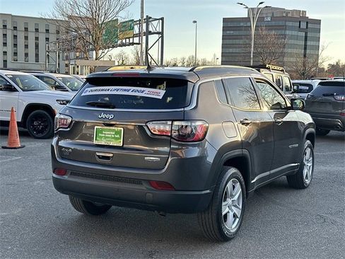 Used 2022 Jeep Compass Latitude w/ Convenience Group image 2